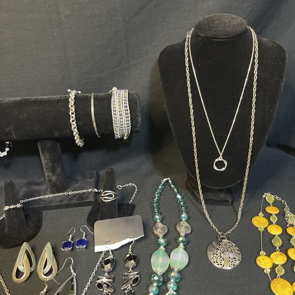 Vintage To Now Lot Silver tone Jewelry Necklace Bracelet Earrings Ring Owl - Picture 7 of 11